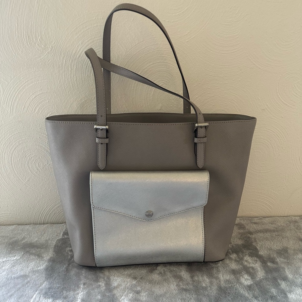 Michael Kors Jet Set Tote